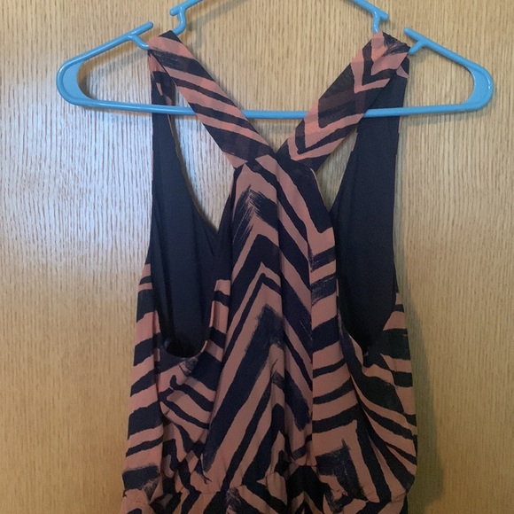 Summer time or vacation dress - Picture 3 of 4